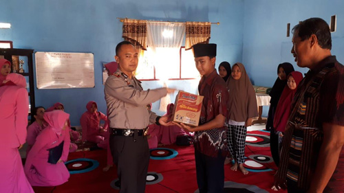 Polres Kuansing Gelar Anjangsana di Dua Panti Asuhan Sekaligus Serahkan Bantuan